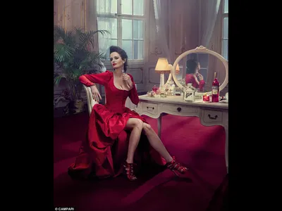 Загадочность и интрига Евы Грин на странице фотографий