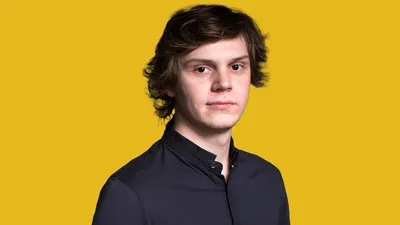 Эван Питерс: Звезда с экрана на фото, эмоции момента запечатлены навсегда