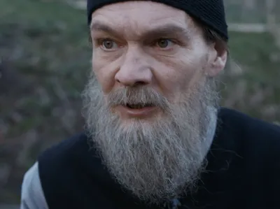 GIF с Филиппом Янковским на задний план