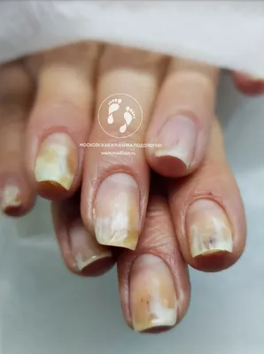 las_lab - Педикюр и покрытие гель-лак нежным бежевым оттенком 😍 Наряду с  белым и черным, бежевый цвет стал классическим, а значит, всегда уместным.  Чтобы остаться в тренде и привлекать внимание, необязательно выкрашивать