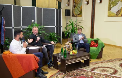 Яркое изображение Геннадия Шумского в формате jpg для легкой загрузки