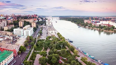 Ростов-На-Дону - город на южном берегу Дона, крупный культурный и  экономический центр» — создано в Шедевруме
