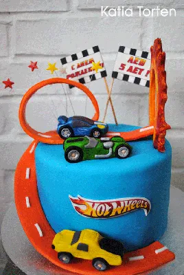 ТОРТ HOT WHEELS 🛞 Яркий детский торт с мастичными машинками Hot wheels  точно станет главным сюрпризом на празднике 🤩 🏷Стоимость торта - … |  Instagram