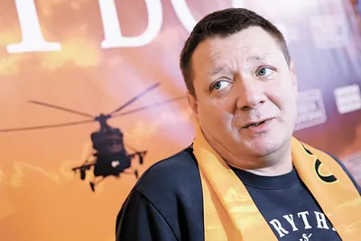 Ян Цапник на обложке журнала: иконический образ знаменитости!