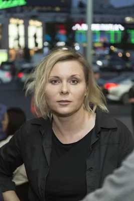 Яна Троянова на сцене: взгляд, который очаровывает