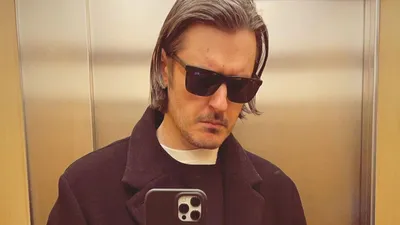 Илья Найшуллер на фото: сила взгляда и таланта