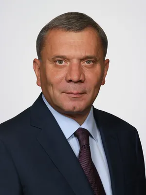 Загадочный образ Юры Борисова на фото
