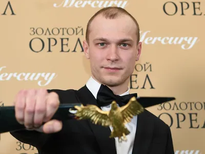 Загадочные снимки Юра Борисов доступны для скачивания
