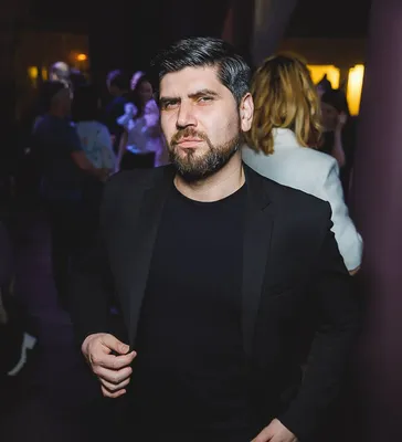 Карен Арутюнов на фото: бесплатно скачать в WebP