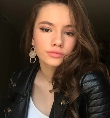 Карина Александрова на фото в стиле арт