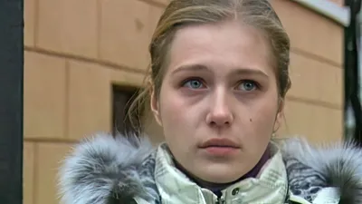 Бесплатно скачайте фото на айфон с Кариной Андоленко: добавьте немного голливудского блеска на свое устройство