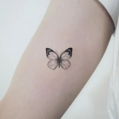 Татуировка женская графика на руке бабочки - мастер Мария Котова 4961 | Art  of Pain