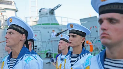 Картинка моряк на корабле фотографии