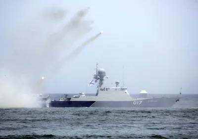 Подушка Моряк на корабле - идеальное дополнение для вашей крохи в кроватку  только в магазине SimpleMom! Доставка за 1 день. 100% гарантия качества!