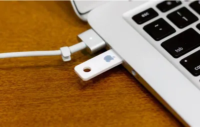 Wireless Flash Drive - недорогая флешка со встроенным WiFi » 24Gadget.Ru ::  Гаджеты и технологии