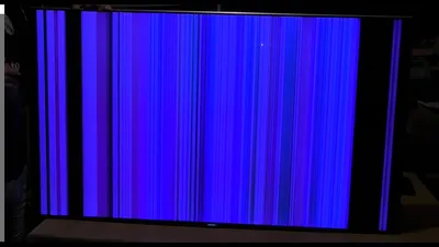 Вышел обзор бесплатного 4K-телевизора стартапа Telly со вторым экраном для  показа рекламы, накрывать который нельзя / Хабр