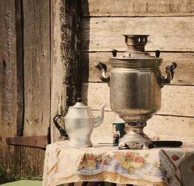 Premium Photo | Festive decor for maslenitsa on the table pancakes bagels a  samovar russian folk traditions