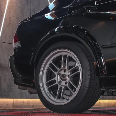 Bugatti Assembles 300th Chiron, This Menacingly Black Pur Sport