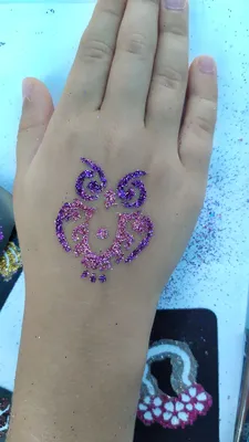 Аквагрим на руках для деток.🎨💄 🙅Бывает что родители не разрешают детям  рисунки на личиках, боятся аллергической реакции ( хотя специальная краска  не провоцирует аллергию) или был неудачный опыт получить мазьню на лице