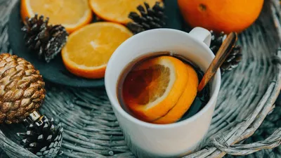 Обои апельсины, кружка, уют, новый год, рождество картинки на рабочий стол,  фото скачать бесплатно