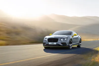 Обои на рабочий стол Bentley Continental GT на фоне заснеженных гор и неба,  обои для рабочего стола, скачать обои, обои бесплатно