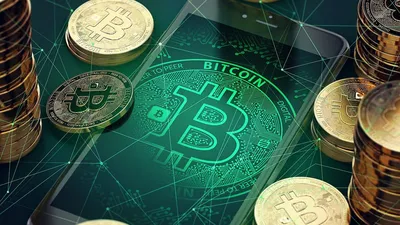 Обои на рабочий стол Криптовалюта биткоин у смартфона, обои для рабочего  стола, скачать обои, обои бесплатно