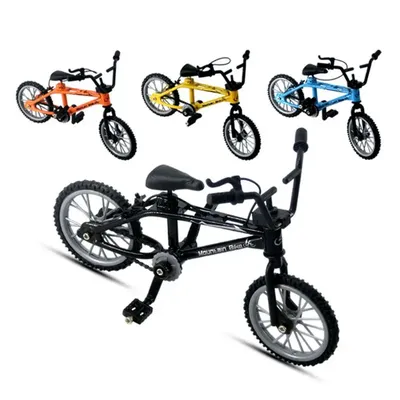 Картинка Девушка, сидит, смотрит, BMX, забор, сетка, тратуа HD фото, обои  для рабочего стола