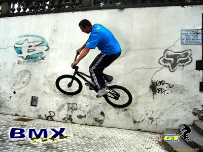 Обои на рабочий стол Парень на BMX под брызгами, обои для рабочего стола,  скачать обои, обои бесплатно