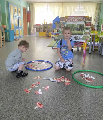 Раскраски природе, Раскраска Дети на природе дети.