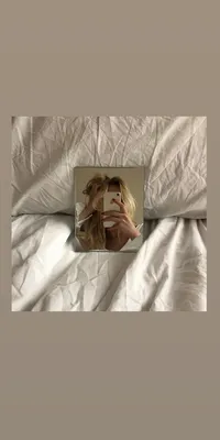 обои на телефон девушка | Зеркальная фотография, Красивые обои на айфон,  Металлические обои