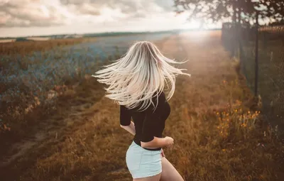 Красивые картинки девушкам на аву ВК без лица. 100 новых крутых!