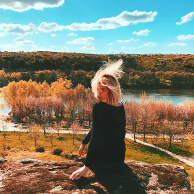 Мама девушка блондинка спиной без лица фото идея блонд кофе flatlay отпуск  отдых пустын… | Пляжные портреты, Пляжные фотографии девушек, Пляжные  семейные фотографии