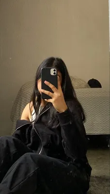 Pin by nhu ♡ on pfps/poses ✧・ﾟ | Swag girl style, Selfie poses, Model poses