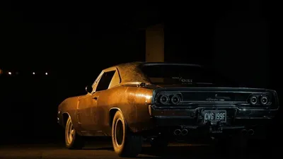Первый тест-драйв Dodge Charger SRT Hellcat (707 л.с., 880 Нм)