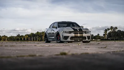 Обои на рабочий стол Dodge Charger 1968 на туманной дороге, обои для рабочего  стола, скачать обои, обои бесплатно
