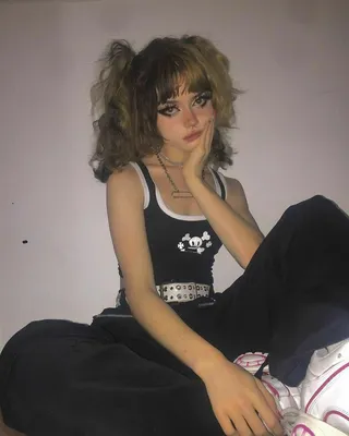 девушка фото на аву | Aesthetic grunge outfit, Grunge outfits, Edgy outfits