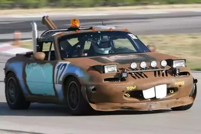 Скачайте и играйте в «Nitro Speed - гонки на машинах» на ПК или Mac  (Эмулятор)