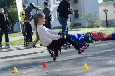 Roller Girl Девушка на роликах | Катание на роликах, Роликовые коньки,  Стиль тома