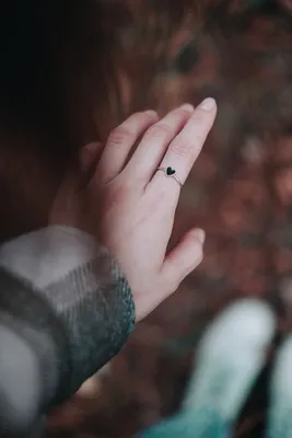 На каком пальце носить кольца? | Новости и статьи от SOVA Jewels