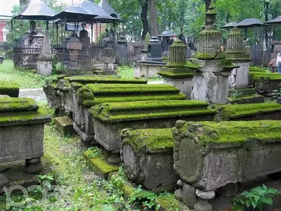 Памятник крест на могилу из гранита и гранитный крест в Минске