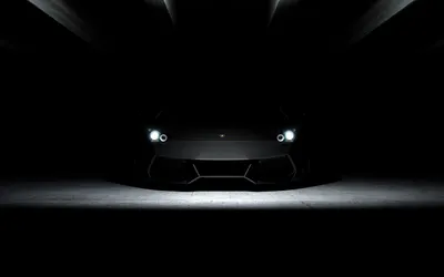 Скачать обои Белый спортивный автомобиль Ламборджини у кирпичной стены на рабочий  стол из раздела картинок Ламборгини