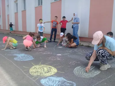 Рисунок мелом на асфальте , 3d pop…» — создано в Шедевруме