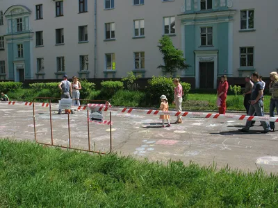 Мы рисуем мелом на асфальте «Салют, Победа!» — Новости и события —  Сургутский центр социальной помощи семье и детям