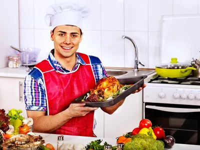 мужчина мужчина повар готовит еду на кухне Фон И картинка для бесплатной  загрузки - Pngtree