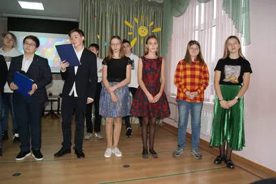 Поздравляем с 8 марта! - Гимназия-пансион «Экстерн плюс»