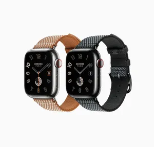 Just Because: Doing The Two-Wrist Tango With The Apple Watch Series 4 -  Hodinkee