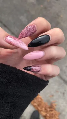 Руки, #аватары, #картинки, #фото, #авы, https://avatarko.ru/kartinka/27208  | Classy black nails, Pointy nails, Matte black nails