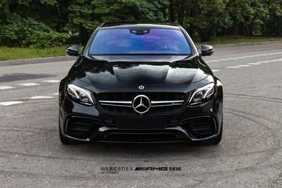 Скачать обои \"Mercedes\" на телефон в высоком качестве, вертикальные  картинки \"Mercedes\" бесплатно