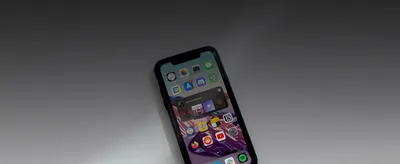 Скачать 2592x3872 телефон, экран, рука, темный, черный обои, картинки