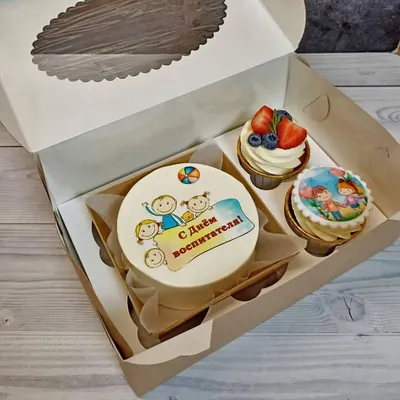 Черные капкейки с медалями из мастики